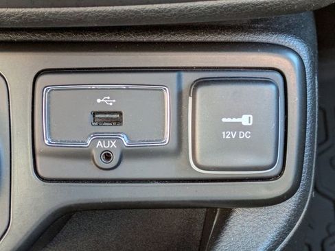 Certified 2023 Jeep Renegade Latitude AWD/4WD image 22
