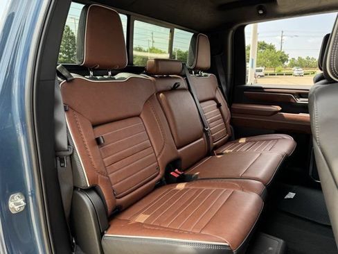 Used 2025 GMC Sierra 2500 Denali Ultimate AWD/4WD image 31