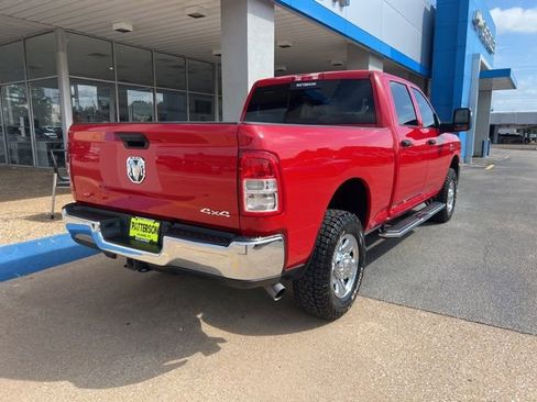 Used 2024 RAM 2500 Tradesman w/ Chrome Appearance Group AWD/4WD image 9