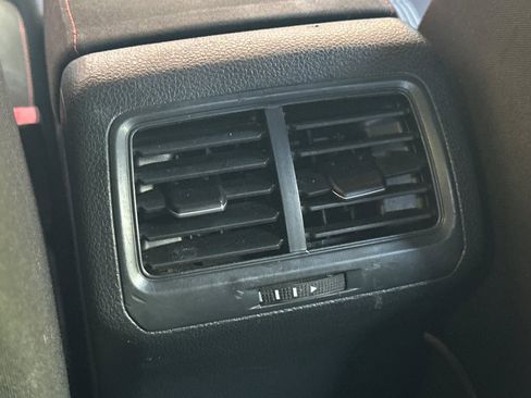Used 2015 Volkswagen GTI SE FWD image 17