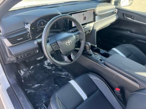 Used 2026 Toyota Camry Hybrid w/ Multimedia Upgrade Package FWD image 14