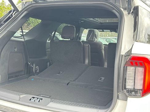 New 2026 Ford Explorer Platinum w/ LUX Leather Package image 9