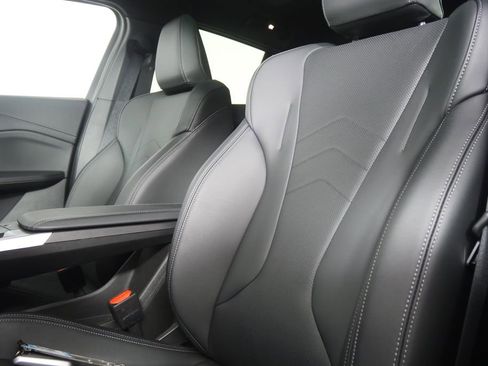 Used 2025 BMW X2 xDrive28i image 10