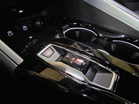 New 2025 Audi Q5 Premium Plus image 38