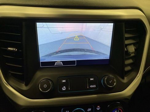 Used 2023 GMC Acadia SLE w/ Driver Convenience Package image 11