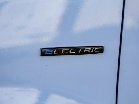 Used 2024 Mercedes-Benz eSprinter 170 Cargo image 24