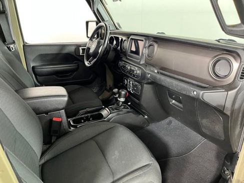 Used 2020 Jeep Gladiator Sport w/ Quick Order Package 24S AWD/4WD image 40