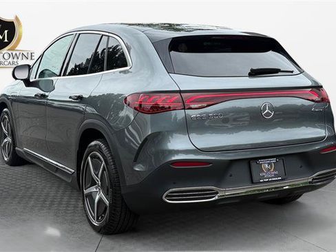 Used 2023 Mercedes-Benz EQE 500 4MATIC SUV w/ Pinnacle Trim Package image 3