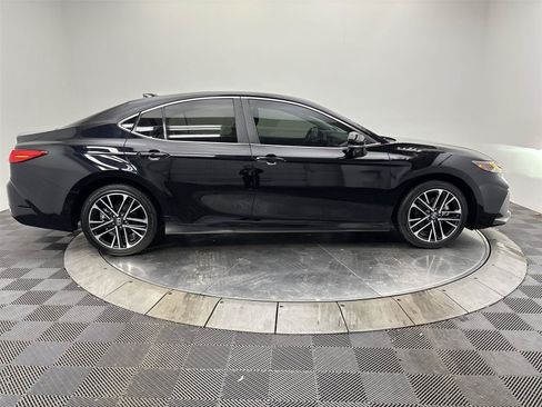 Used 2025 Toyota Camry XLE w/ Premium Plus Package AWD/4WD image 17
