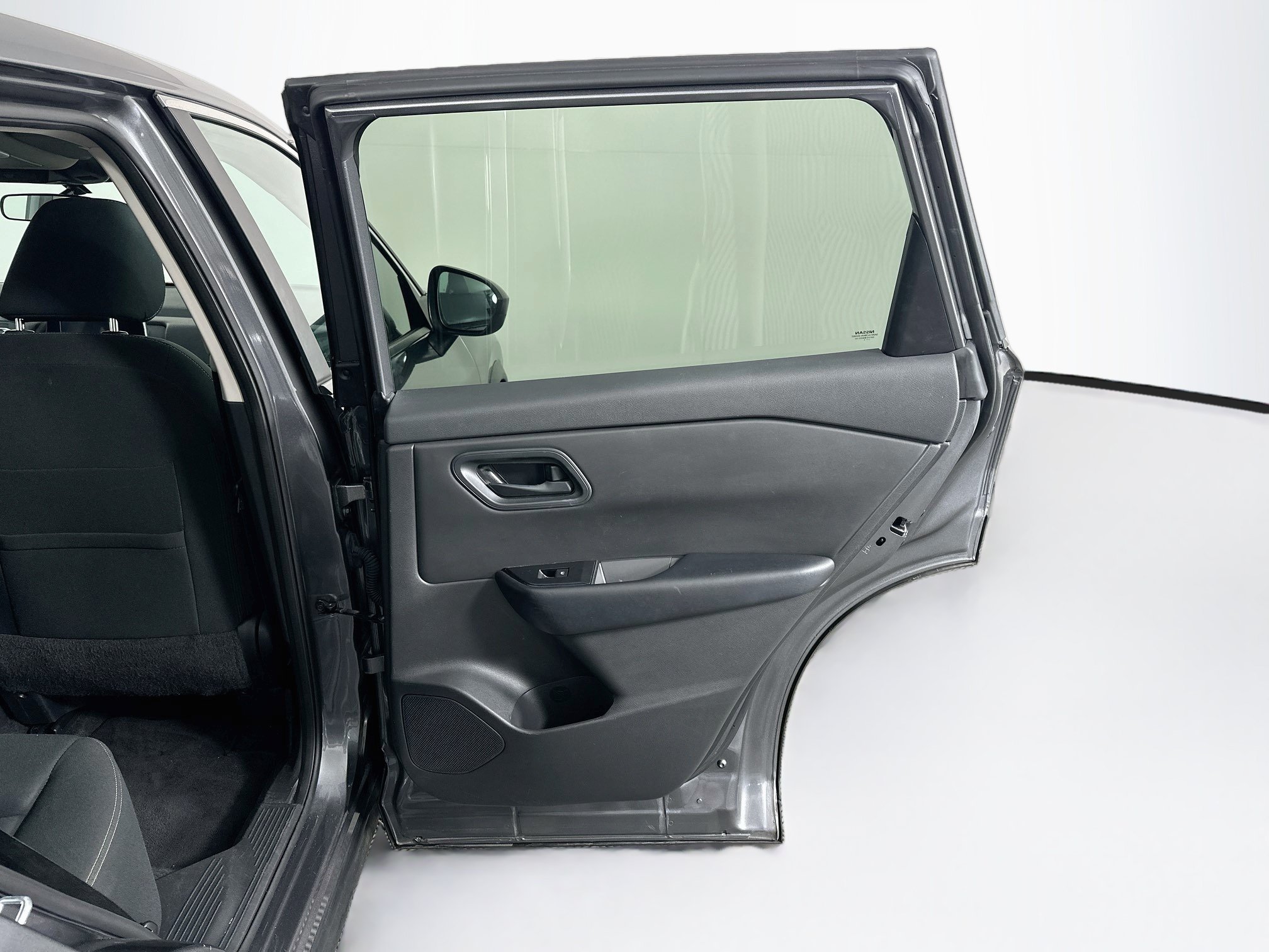 Used 2024 Nissan Rogue S FWD image 31