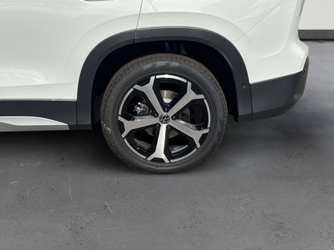 New 2026 Volkswagen Tiguan SE FWD image 8