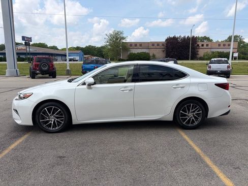 Used 2016 Lexus ES 350 w/ Premium Package w/Wood Trim FWD image 32
