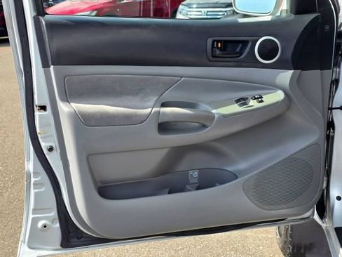 Used 2006 Toyota Tacoma 4x4 Access Cab V6 image 41