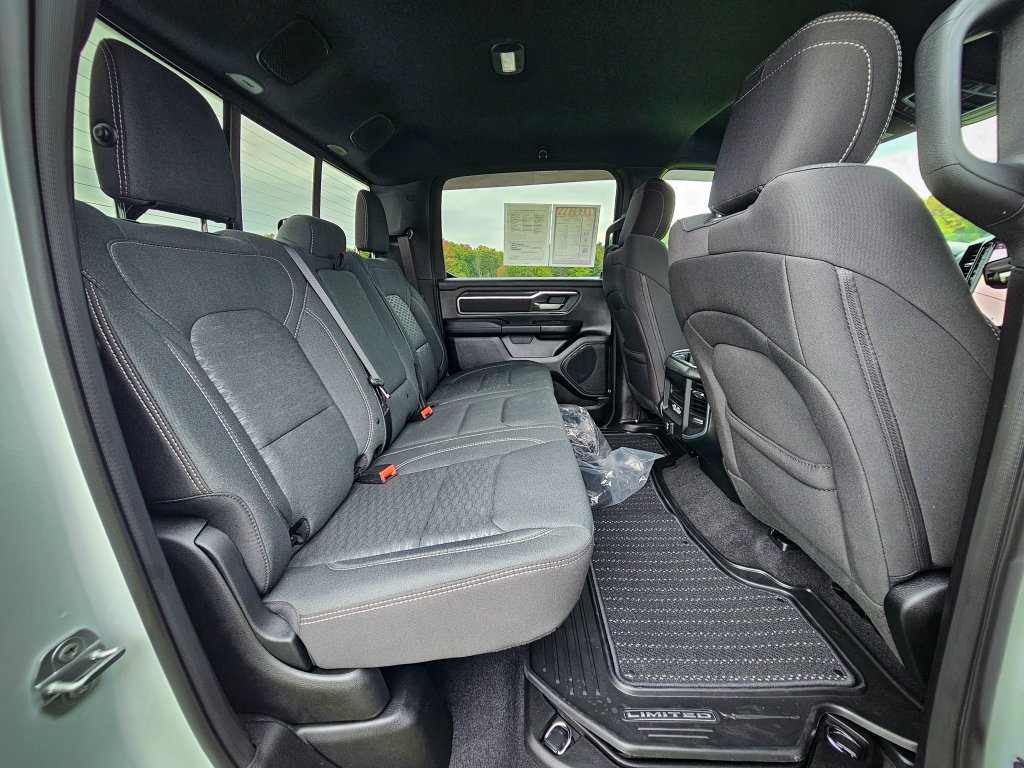 Used 2025 RAM 1500 Big Horn AWD/4WD image 39