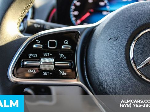 Used 2023 Mercedes-Benz EQB 300 4MATIC image 25