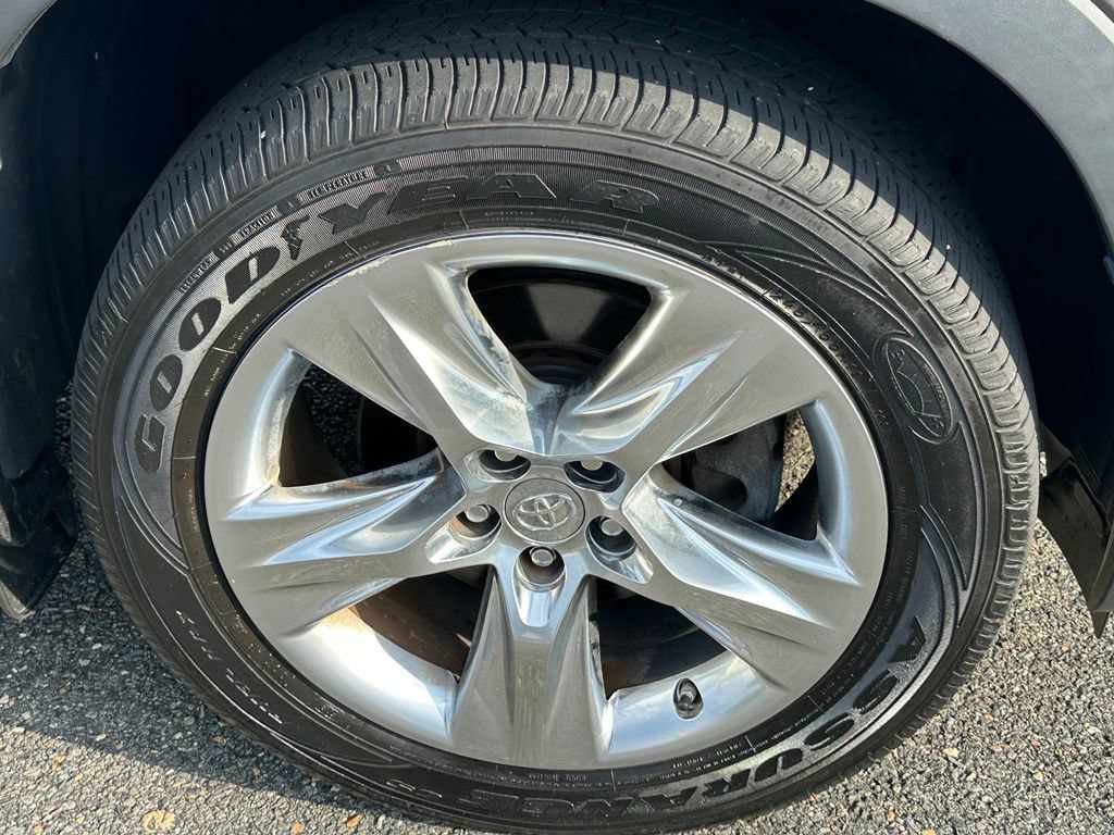 Used 2014 Toyota Highlander Limited Platinum AWD/4WD image 40