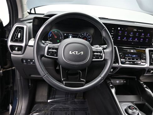Certified 2023 Kia Sorento EX image 35
