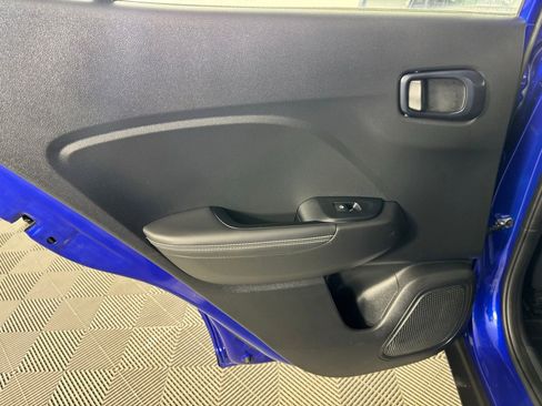 Used 2024 Hyundai Venue Limited image 24