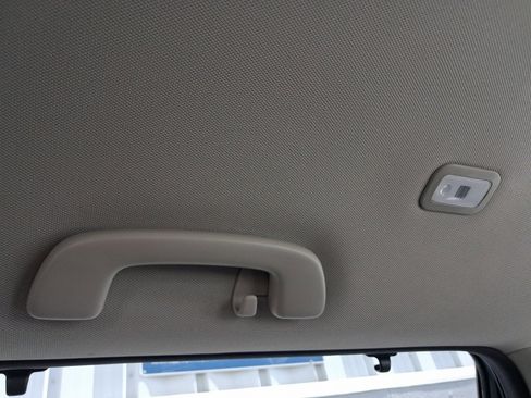 Used 2025 Honda Pilot EX-L image 27