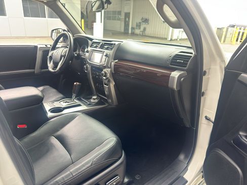 Used 2019 Toyota 4Runner Limited AWD/4WD image 19