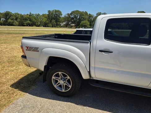Used 2013 Toyota Tacoma 4x4 Double Cab w/ SR5 Pkg image 5
