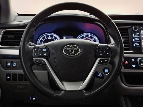 Used 2019 Toyota Highlander XLE AWD/4WD image 33