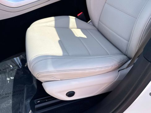 Certified 2023 Mercedes-Benz GLS 450 4MATIC image 21