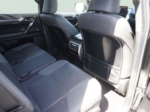 Used 2022 Lexus GX 460 w/ Black Line Special Edition AWD/4WD image 15