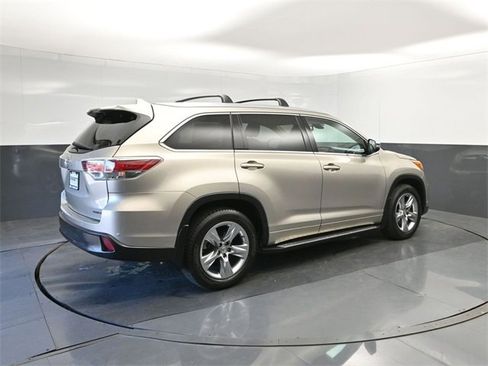 Used 2015 Toyota Highlander Limited image 15