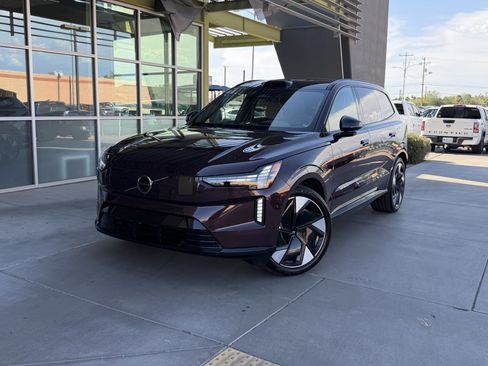 Used 2025 Volvo EX90 Ultra AWD/4WD image 2