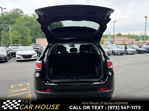 Used 2018 Jeep Compass Latitude AWD/4WD image 18