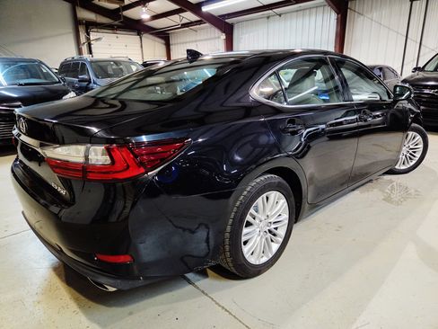 Used 2016 Lexus ES 350 w/ Premium Package w/Wood Trim FWD image 9