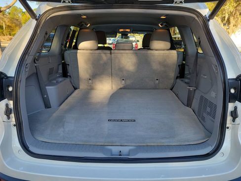 Used 2017 Toyota Highlander Plus image 13