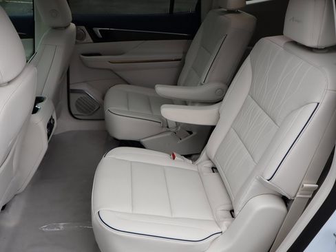 New 2026 Buick Enclave Avenir w/ Super Cruise Package image 21