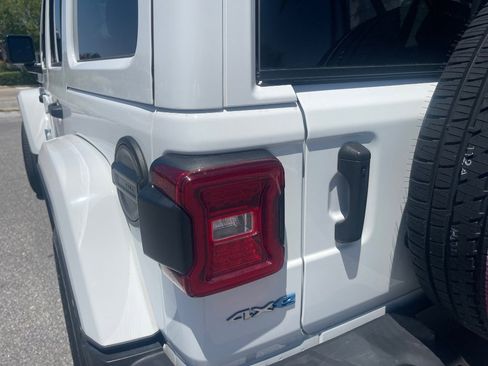 Used 2022 Jeep Wrangler Unlimited Sahara w/ Safety Group image 22