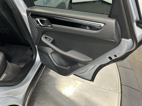 Certified 2026 Porsche Macan image 39