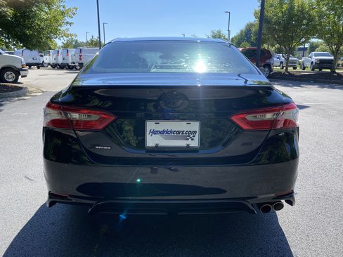 Used 2018 Toyota Camry SE FWD image 8