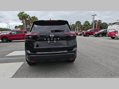 New 2026 Nissan Rogue SV FWD image 28