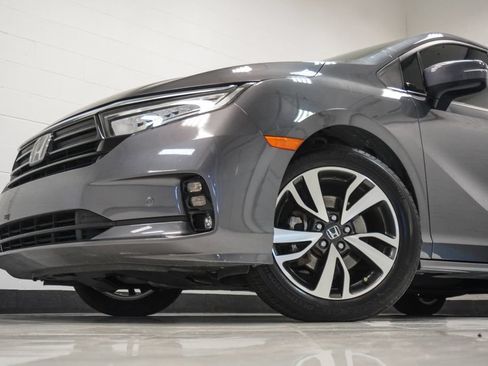 Used 2022 Honda Odyssey Touring image 2