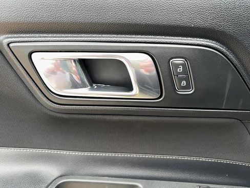 Used 2019 Ford Mustang Coupe image 10