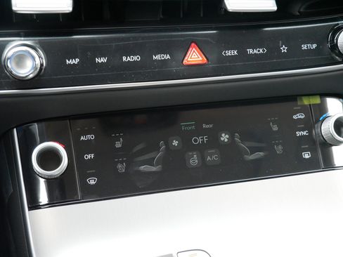 New 2026 Genesis GV70 2.5T Advanced image 9