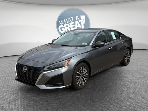 Used 2024 Nissan Altima 2.5 SV FWD image 8