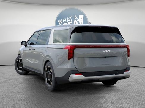 Used 2026 Kia Carnival EX FWD image 5
