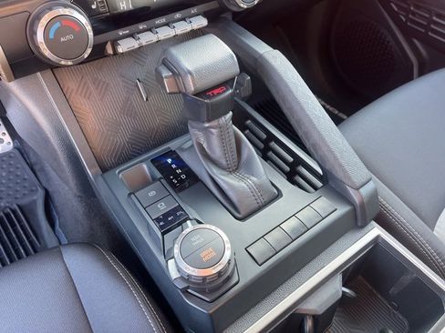 Used 2024 Toyota Tacoma TRD Sport image 29