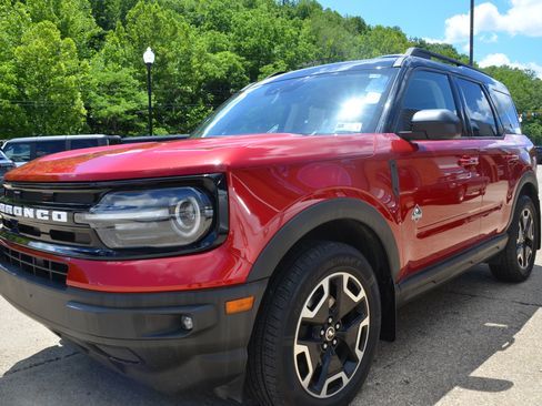 Used 2021 Ford Bronco Sport Outer Banks AWD/4WD image 3