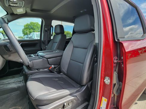 Used 2024 Chevrolet Silverado 1500 LT w/ Leather Package AWD/4WD image 11