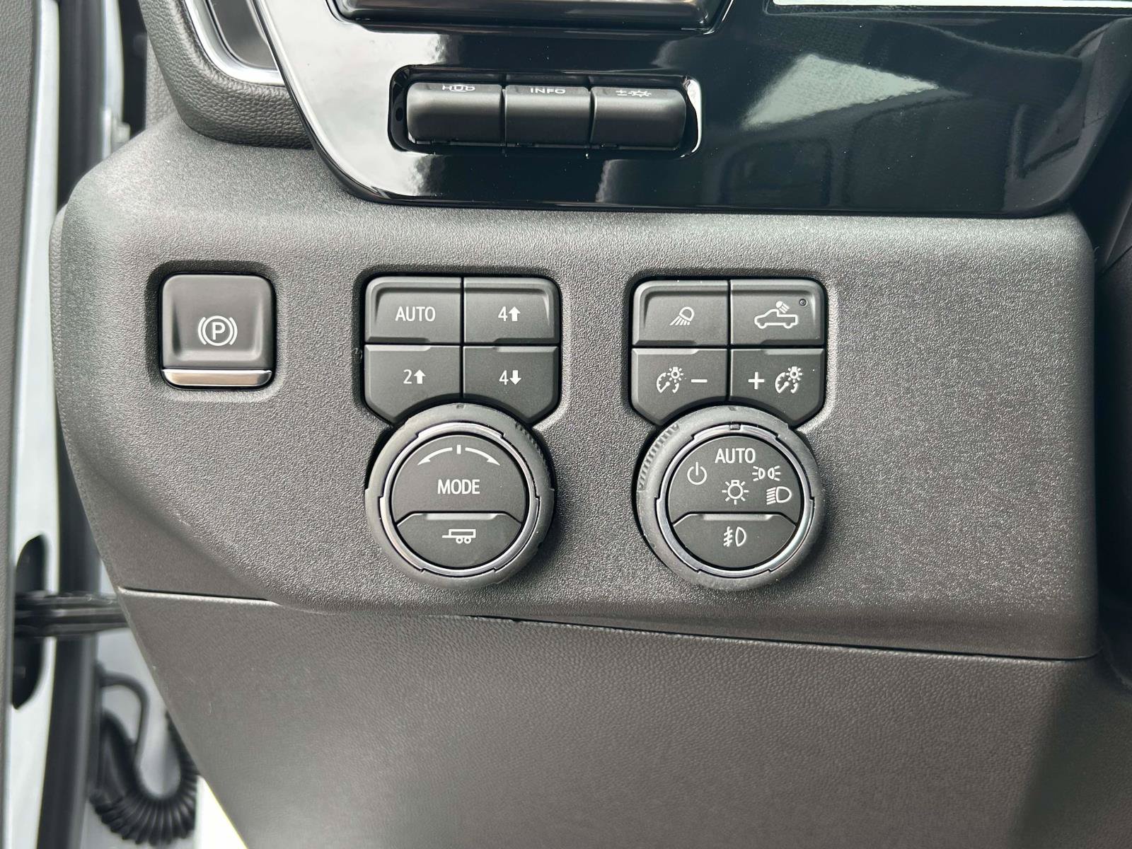 New 2026 Chevrolet Silverado 2500 High Country w/ High Country Premium Package AWD/4WD image 20