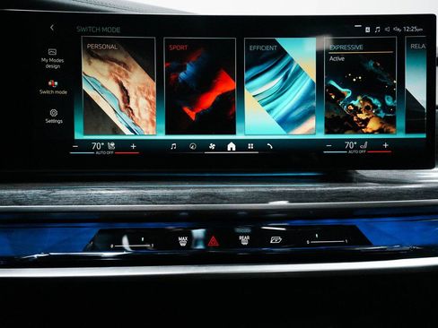 Used 2023 BMW 760i xDrive image 19