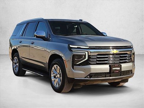 Used 2025 Chevrolet Tahoe Premier RWD image 3