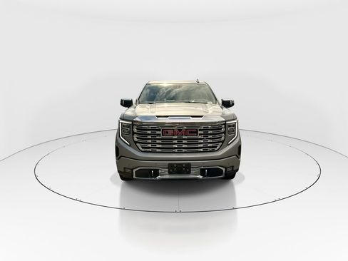 Used 2025 GMC Sierra 1500 Denali AWD/4WD image 3